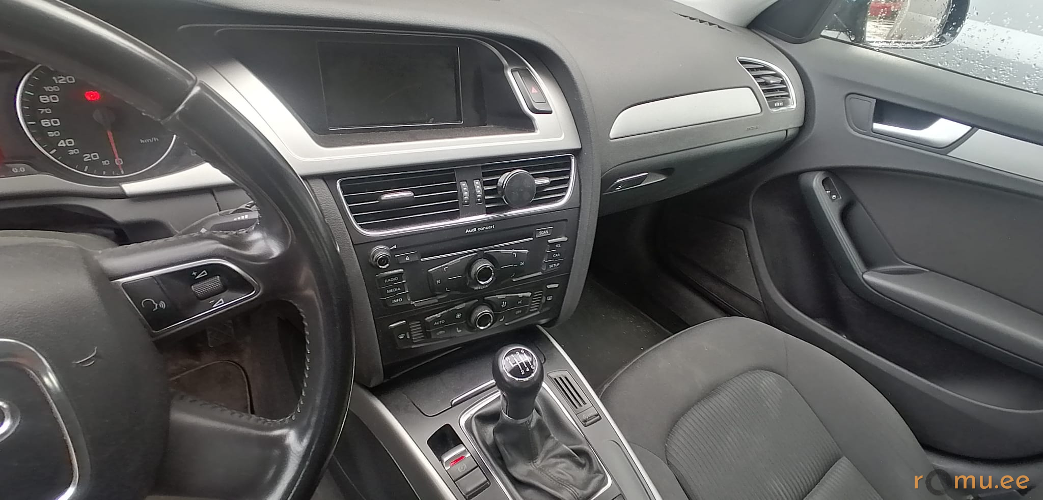 Audi A4 (2009) - Image 9