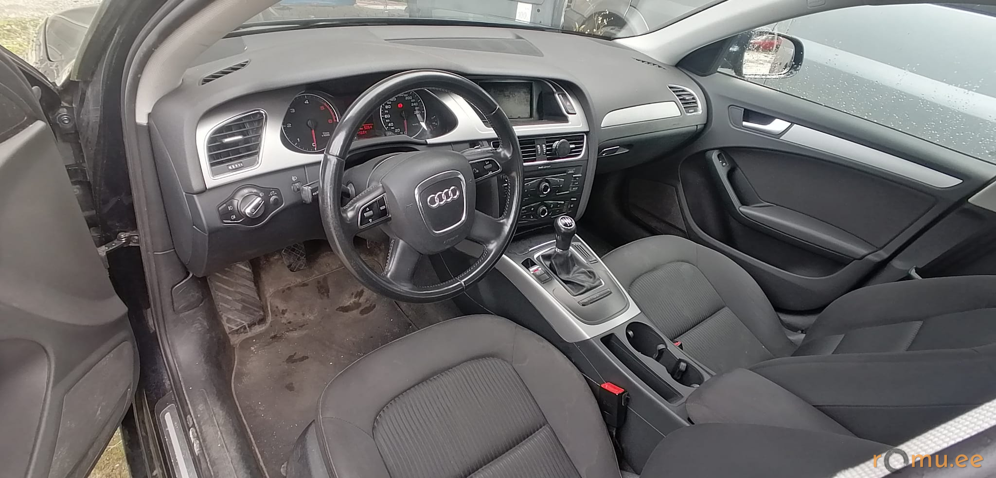 Audi A4 (2009) - Image 8