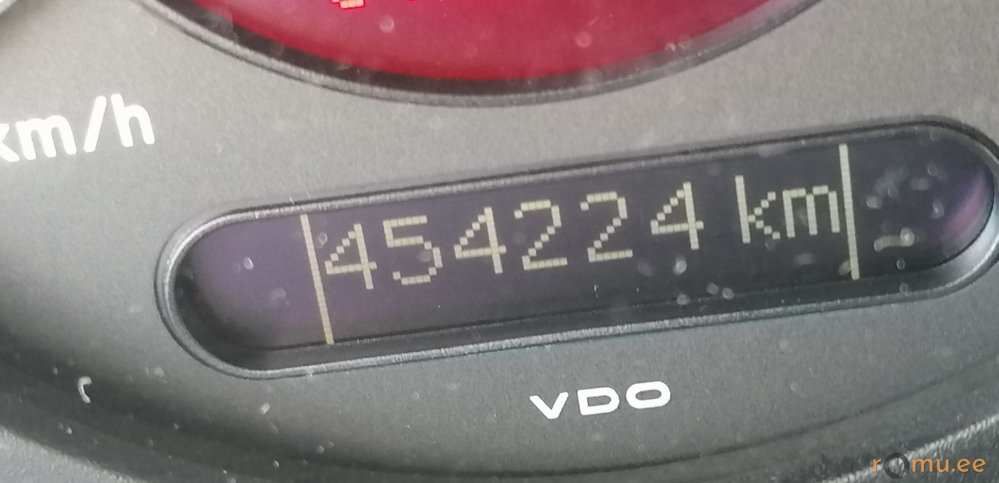 Mercedes-Benz E270 CDi (2002) - Image 8