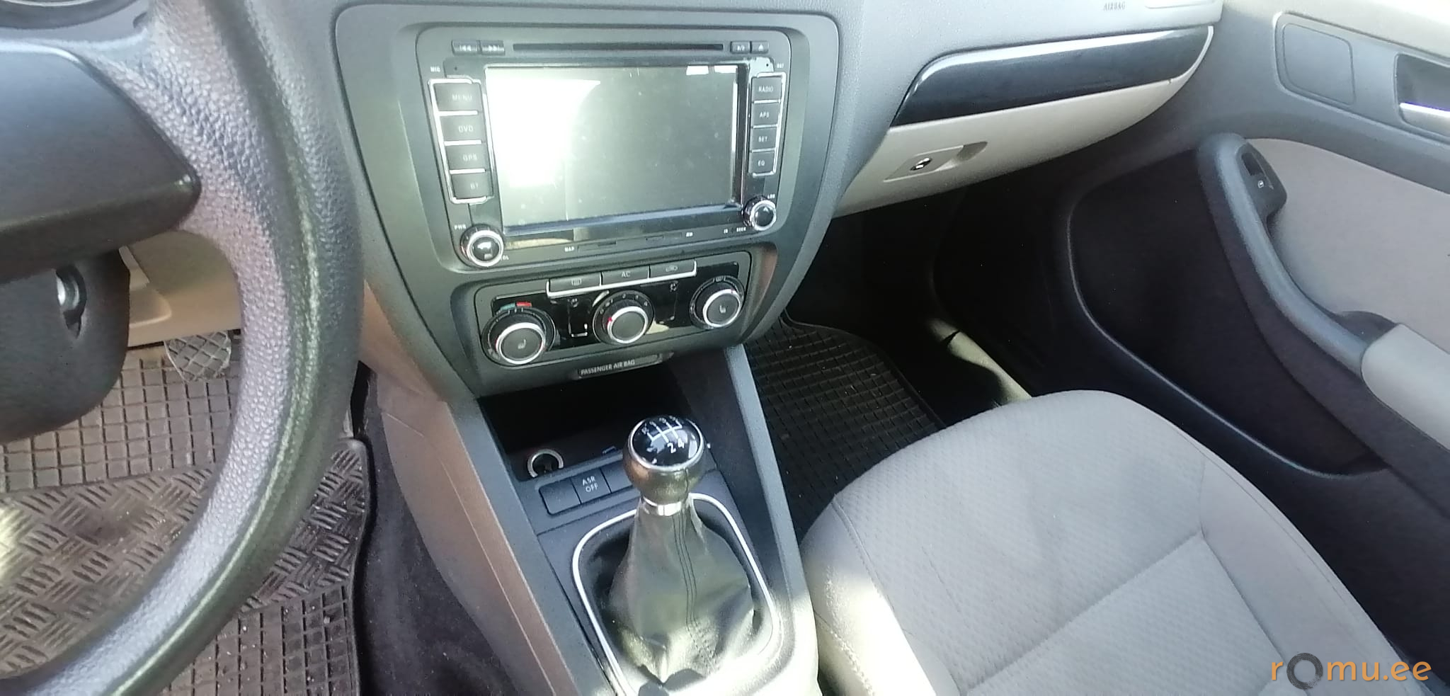 Volkswagen Jetta (2011) - Image 8
