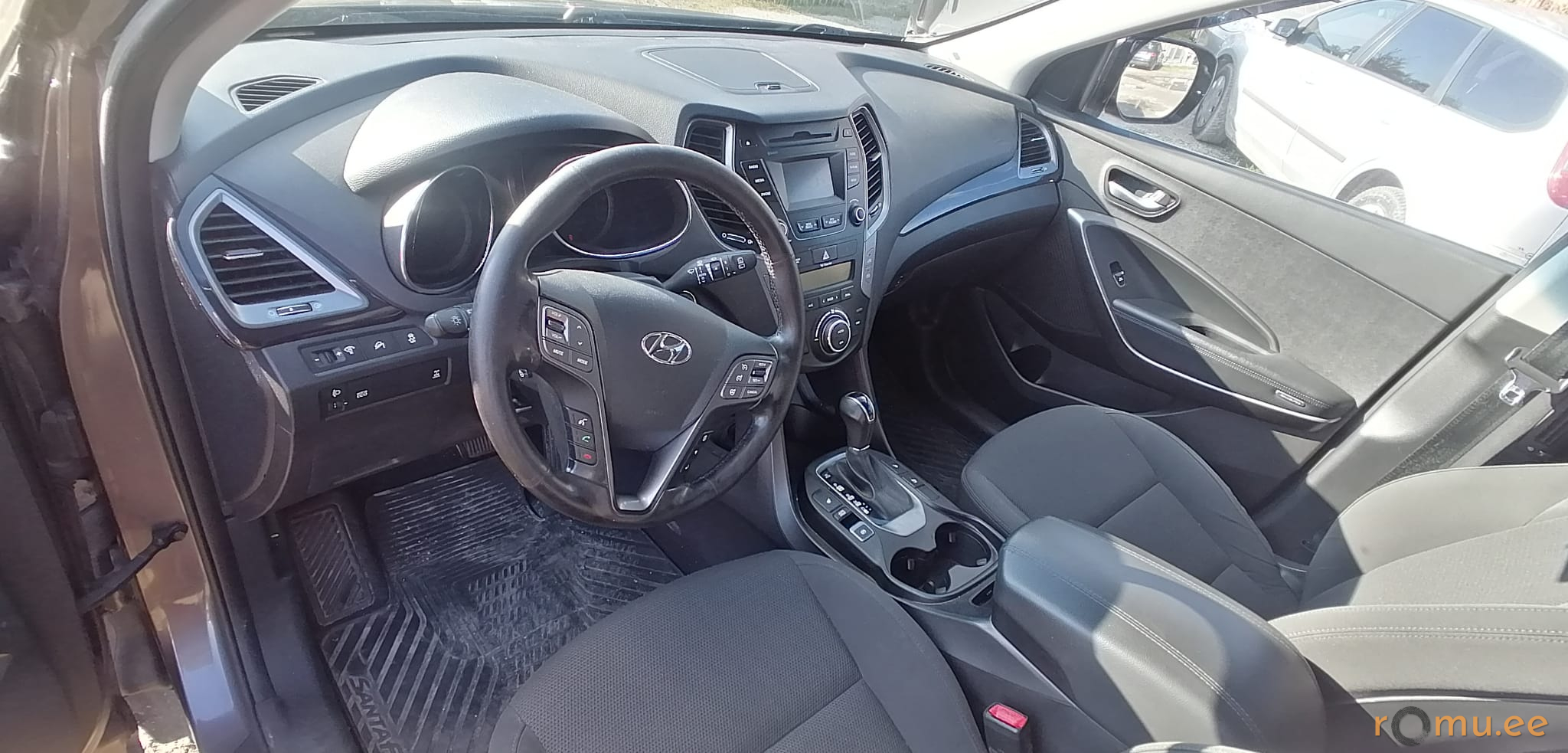 Hyundai Santa Fe (2013) - Image 7