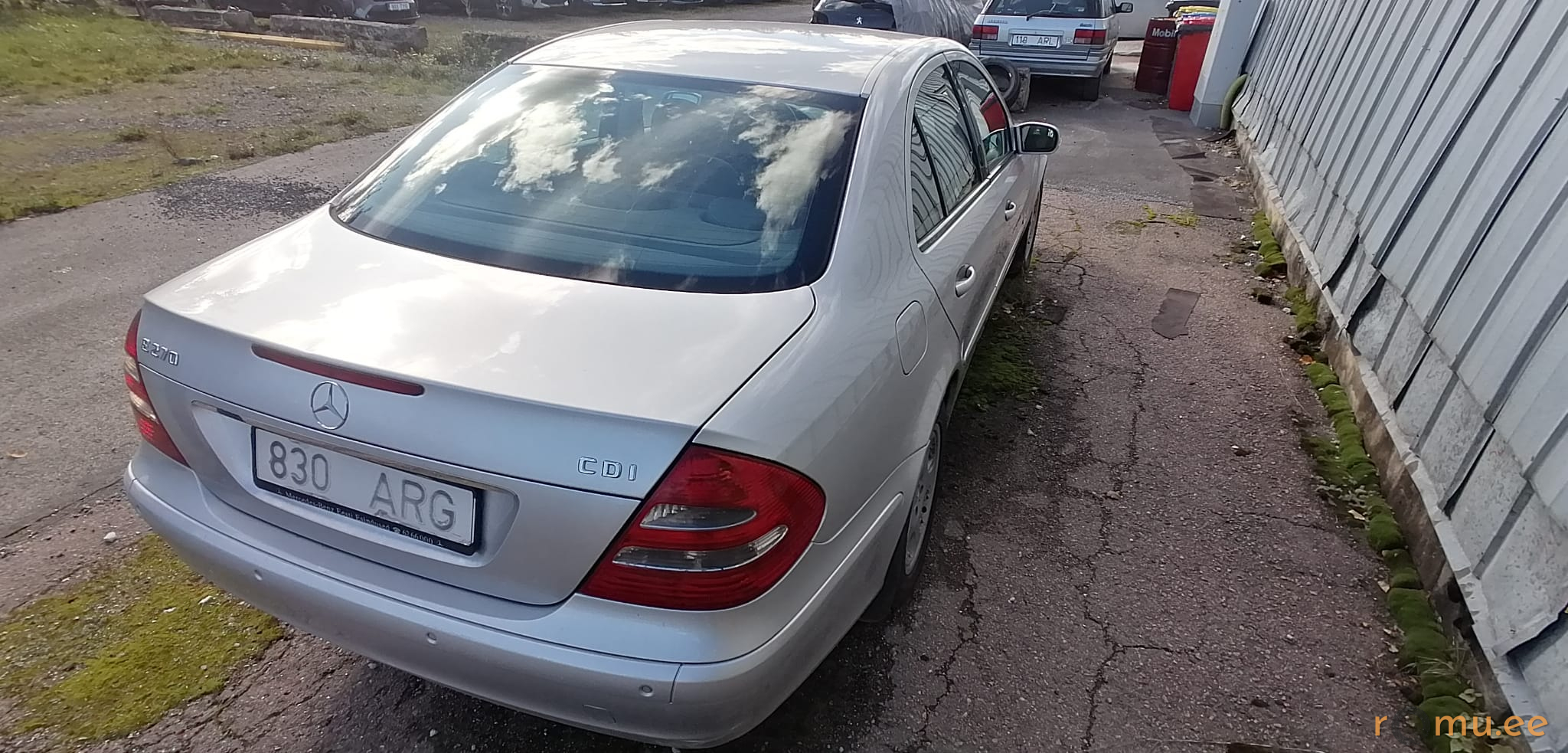 Mercedes-Benz E270 CDi (2002) - Image 3