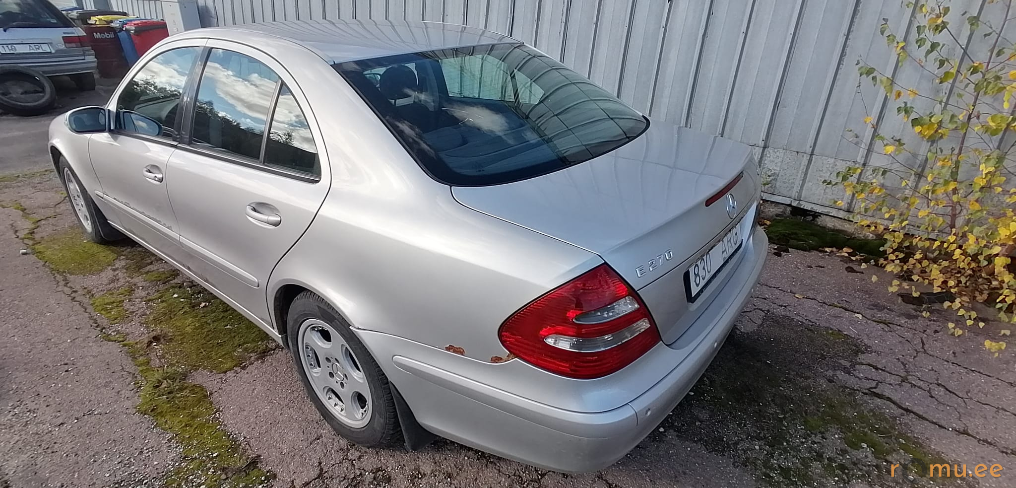 Mercedes-Benz E270 CDi (2002) - Image 4